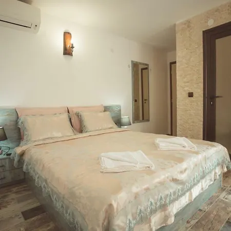 The Greek House * 阿赫托波尔